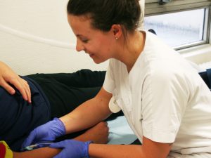 Massues-chirurgie-hanche-genou-pied-enfant